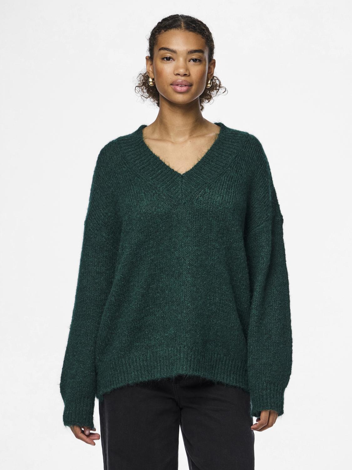 model_shot-front