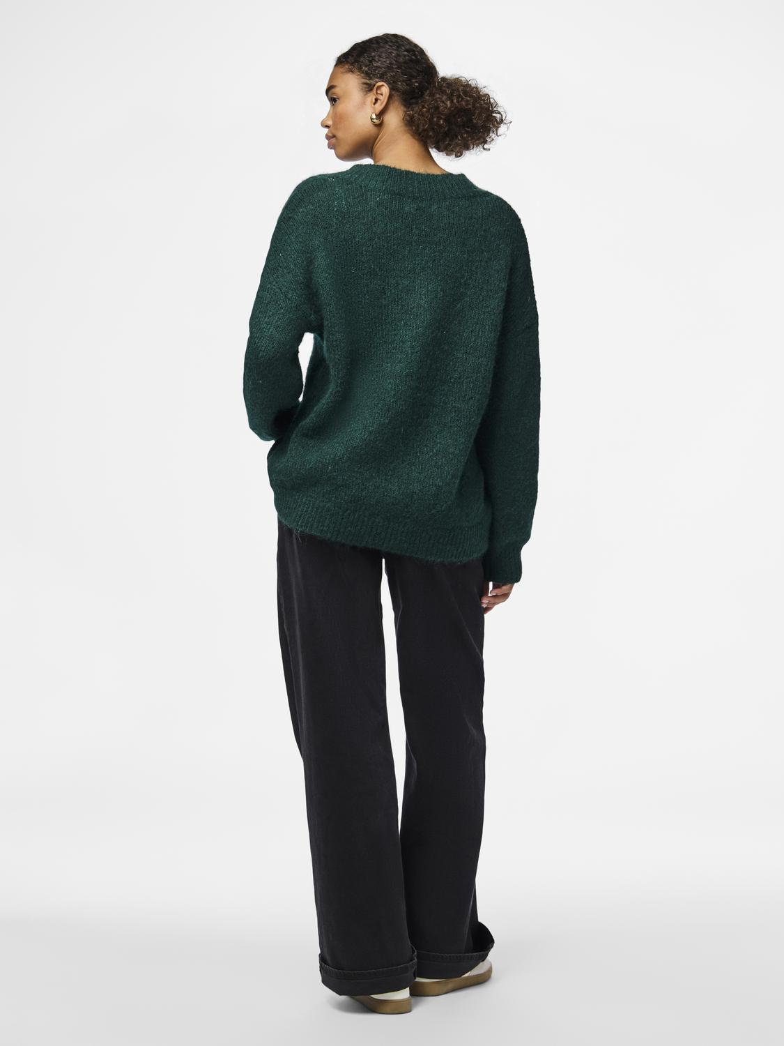 model_shot-back