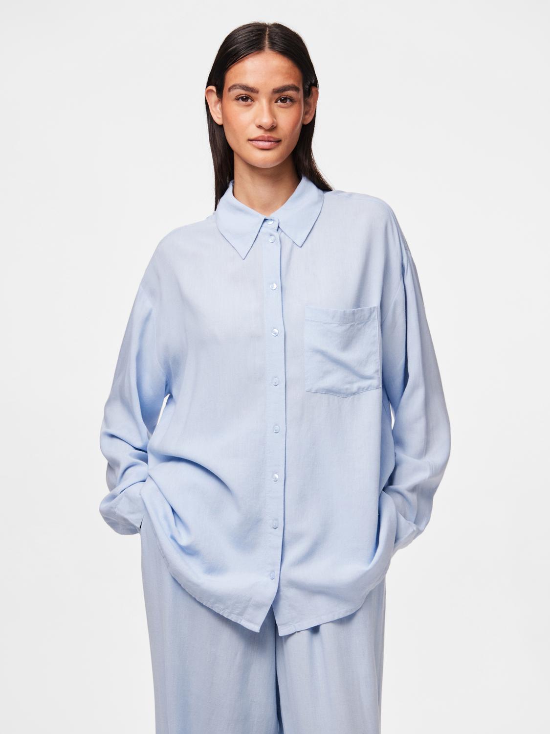 model_shot-front