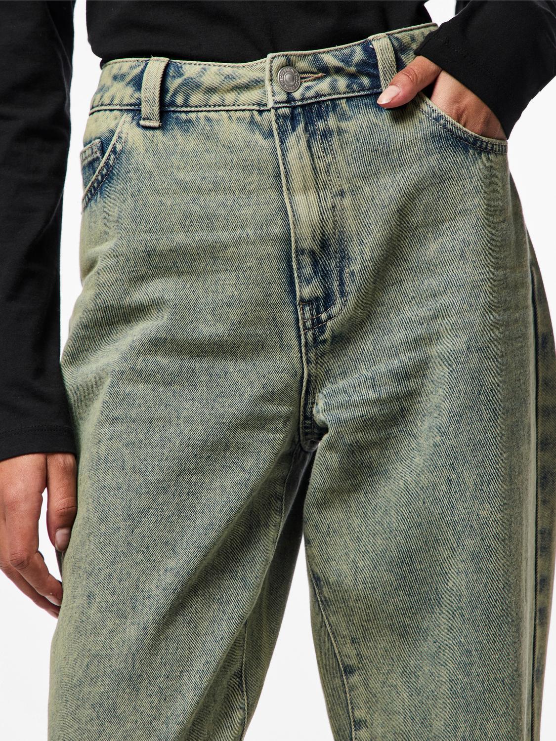 model_shot-detail