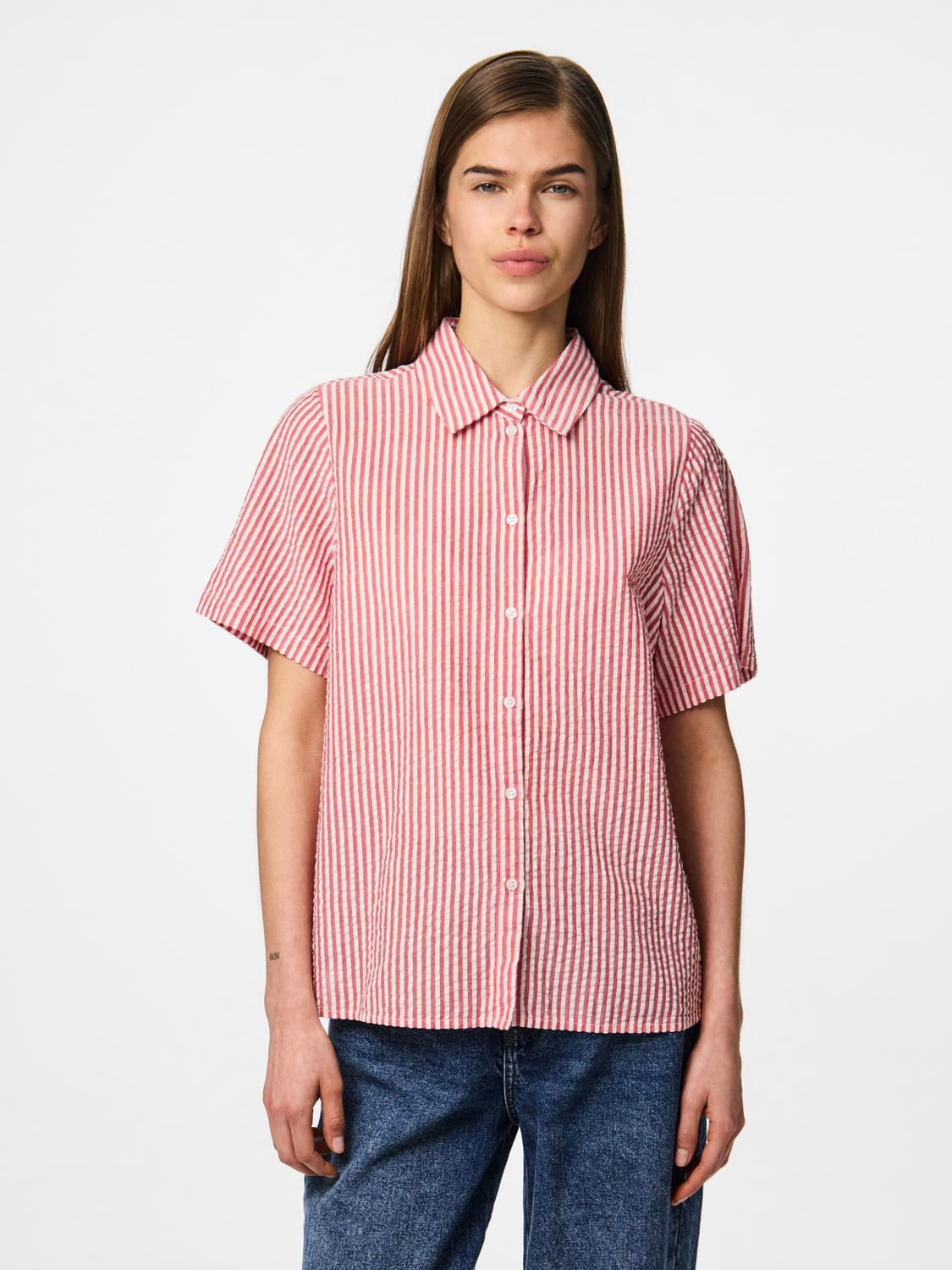 model_shot-front