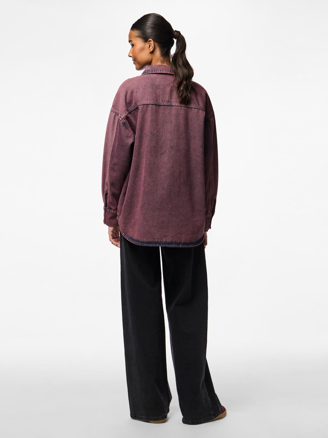 model_shot-back