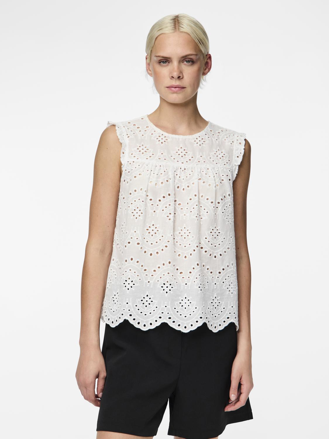 model_shot-front