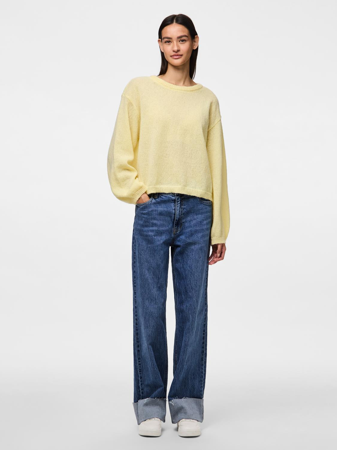 model_shot-front_full