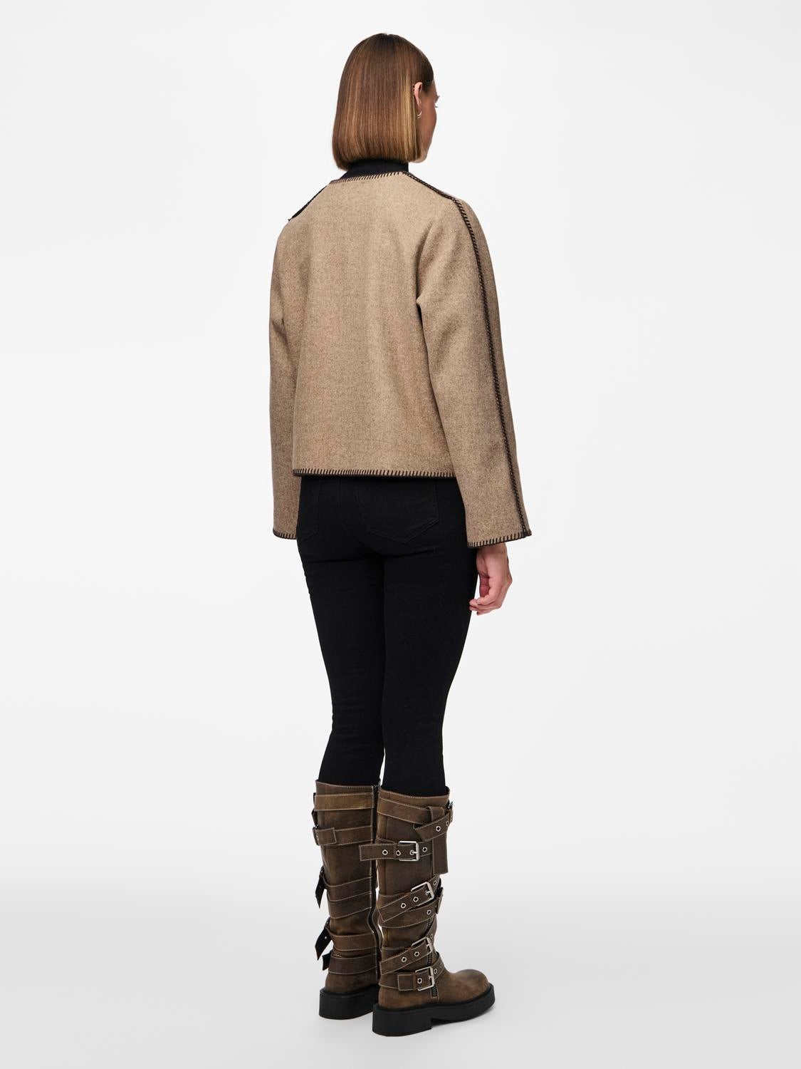 model_shot-back
